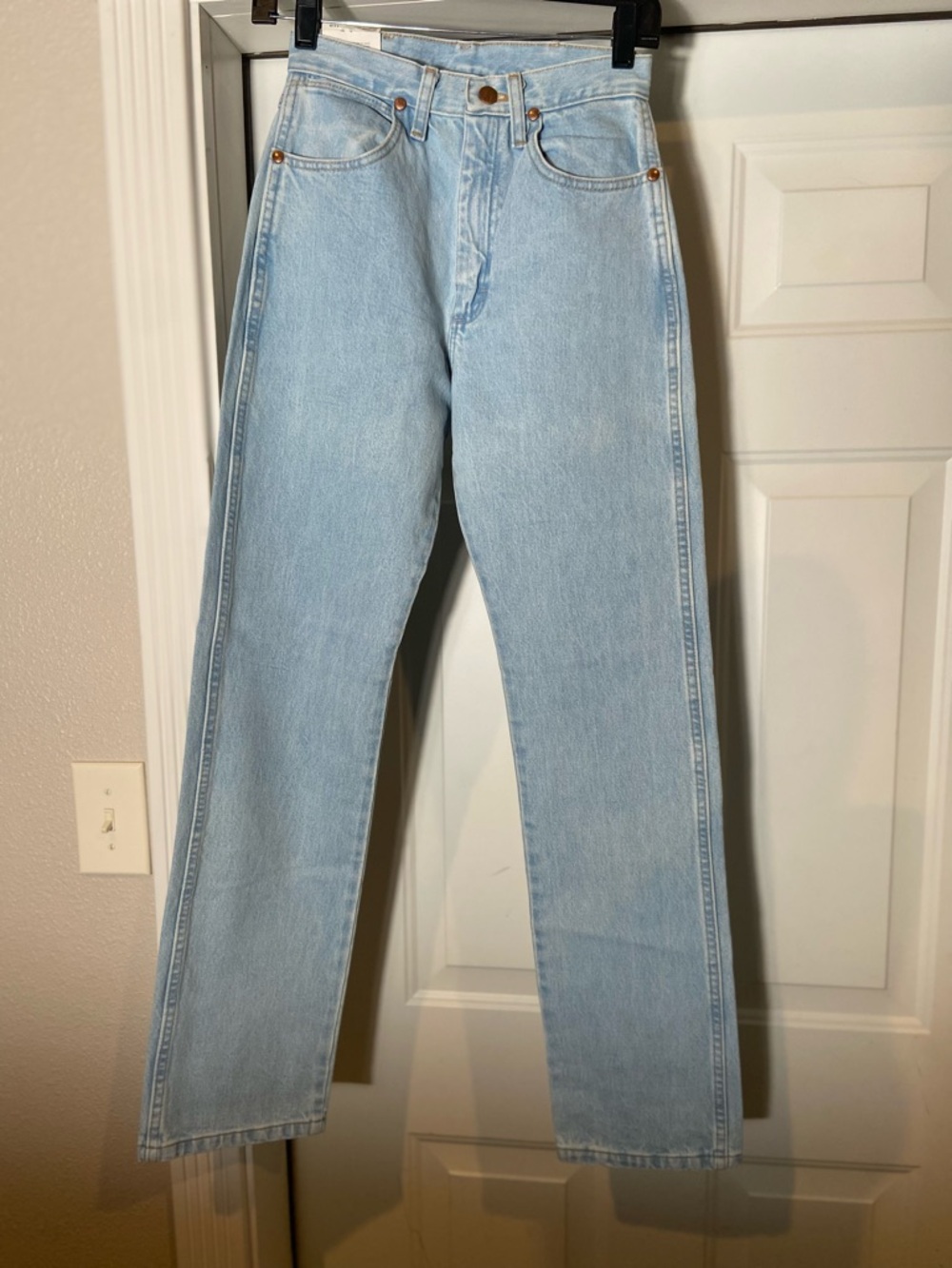 Wrangler~NWT~Cowboy Cut~Narrow Waist~Snug Seat~Slim Thigh~Denim Jeans~Size 3X32